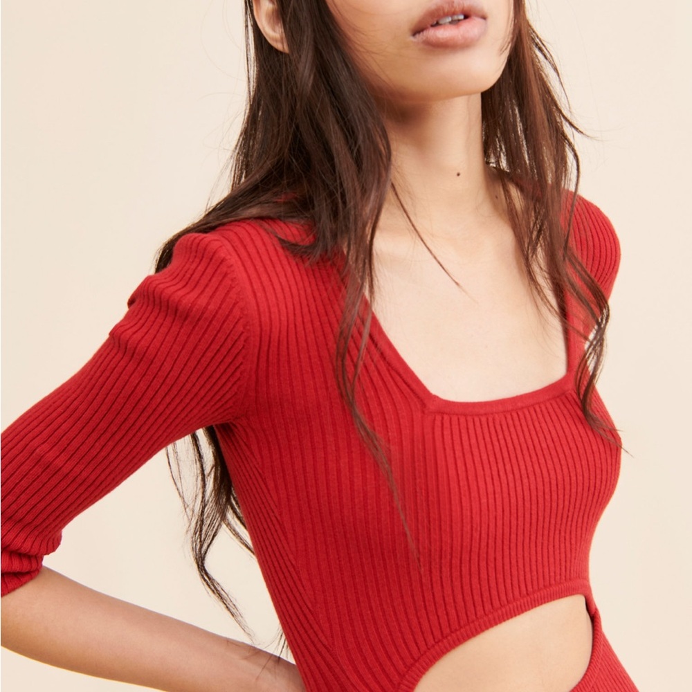 Red Ribbed Cutout Maxi Dress - Picture 4 of 6